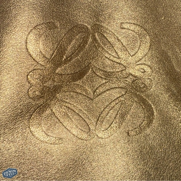 Loewe Nappa Aire Anagram Gold Soft Leather Scalloped Edged Hobo Handbag - Picture 10 of 11